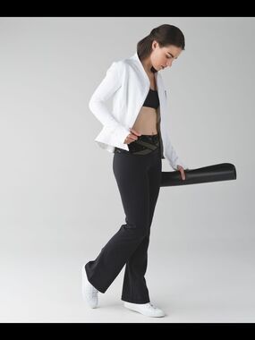 Lululemon Black Bootcut Leggings - Rare Criss-Cross Camo Waistband - Size 10